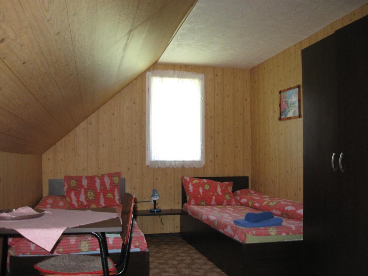 Podina Guest House Poiana Horea Екстериор снимка