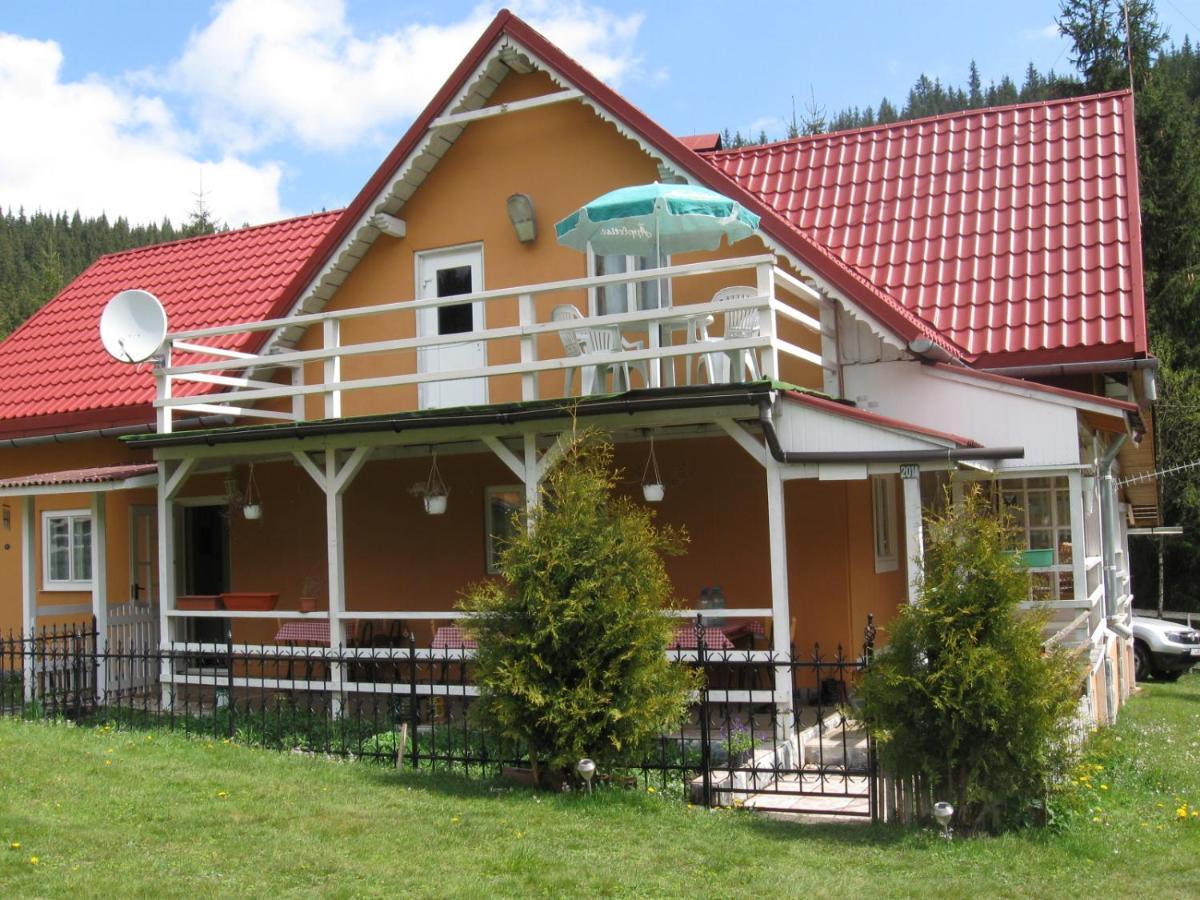 Podina Guest House Poiana Horea Екстериор снимка